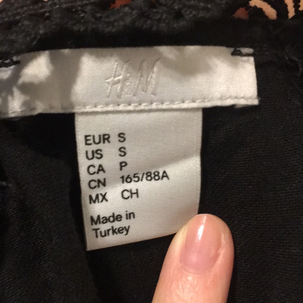 H&M Blouse - Picture 7 of 8